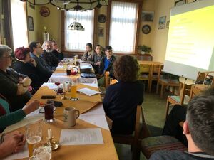 Mitglieder der SPD Bühl und Fridays for Future beim Austausch